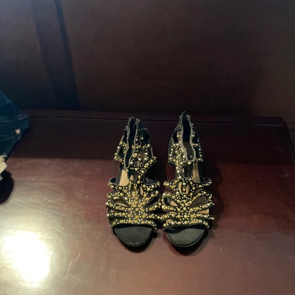 Shoes - Picture 1 of 2